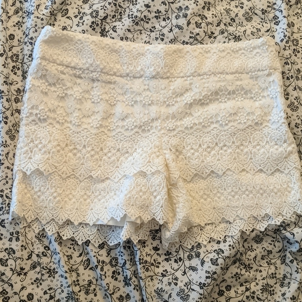 *New Ann Taylor Loft White Lace Short